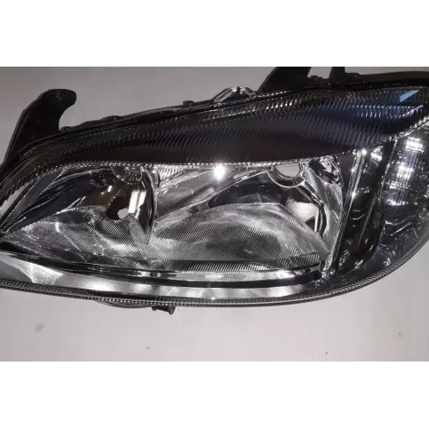 93175370 фара передня Opel Astra G 2002