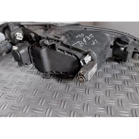 9630869780 фара передняя Peugeot 206 2006