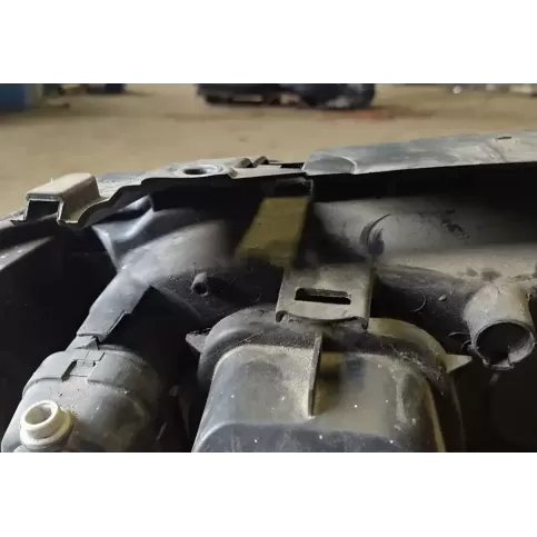 9637020130 фара передняя Citroen Xsara 2000