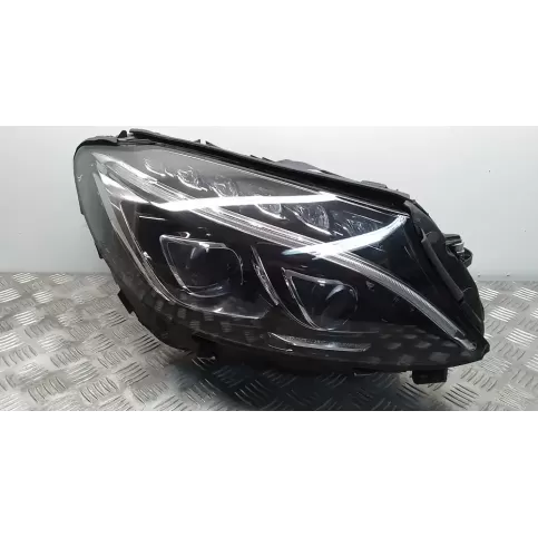 A2058203061 фара передняя Mercedes-Benz C W205 2015