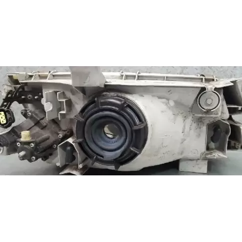 BJ1V51040B фара передня Mazda 323 1998