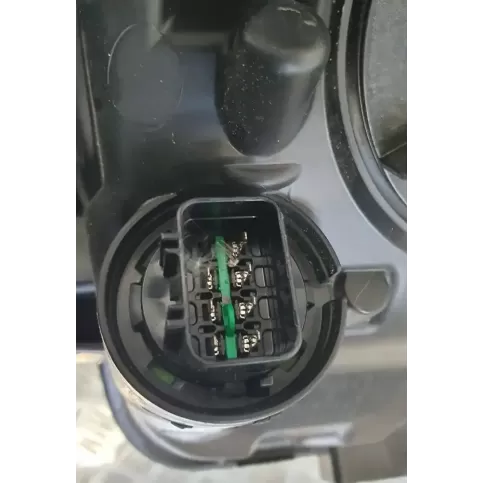 J992121020 фара передня Hyundai Kona 2018