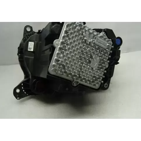 L8B213W029FF фара передняя Land Rover Defender 2020