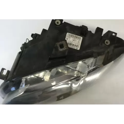 NR240 фара передняя Audi A4 S4 B7 8E 8H 2005