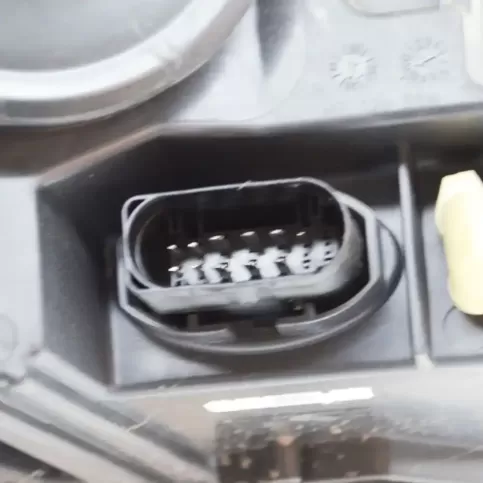 0020503907 фара передняя Skoda Karoq 2021
