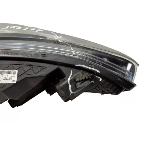 01042099900010 фара передняя Hyundai i20 (PB PBT) 2012