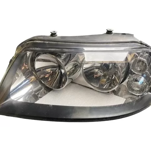 030118261100 фара передняя Seat Alhambra (Mk1) 2004