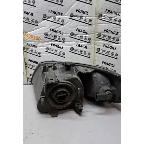 083341103 фара передняя Dodge Grand Caravan 2005