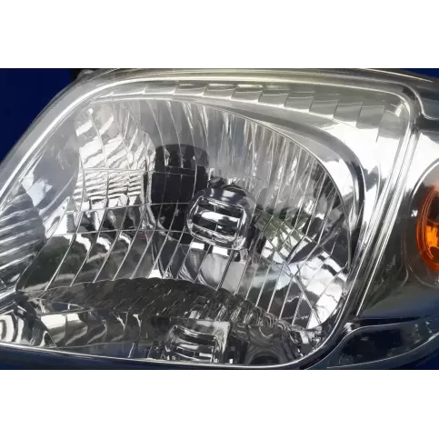 10016681 фара передняя Mazda BT-50 2009