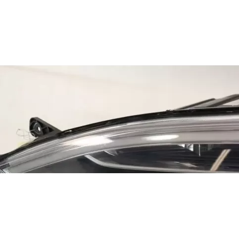 106504500A фара передня Tesla Model S 2017
