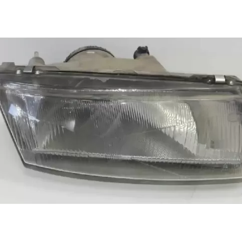 108702201 фара передняя Mitsubishi Carisma 1986