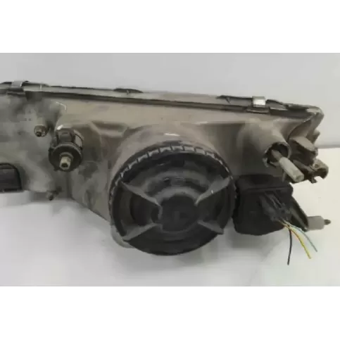 108702201 фара передняя Mitsubishi Carisma 1986