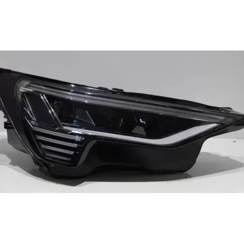 120820234339 фара передняя Audi e-tron 2018