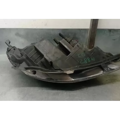 13253646 фара передняя Opel Astra J 2009