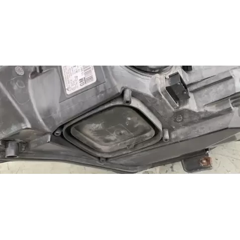 13281283 фара передняя Opel Astra J 2013