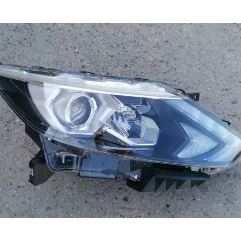 13899R фара передняя Nissan Qashqai 2014
