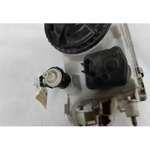 14525900L фара передняя Mitsubishi Carisma 2000