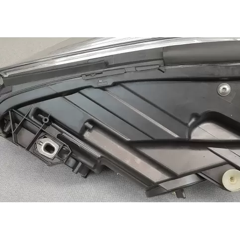 1EL17563256 фара передня Mercedes-Benz A W176 2013
