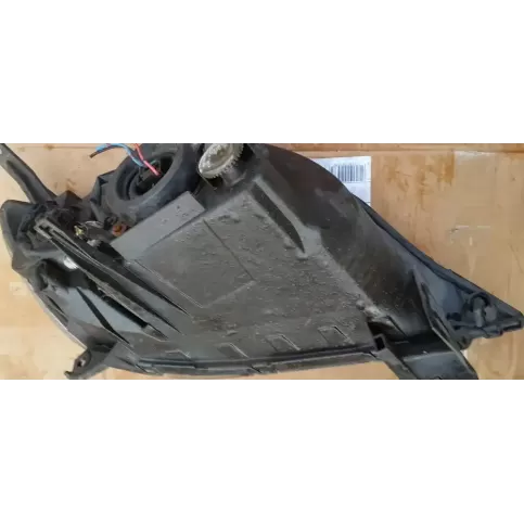 3M71-13W028-AG фара передняя Mazda 2 2016