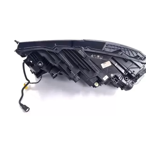 4M8941036B фара передня Audi Q8 2018