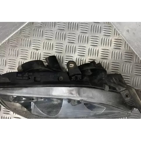 54534380 фара передняя Toyota Avensis T220 2002