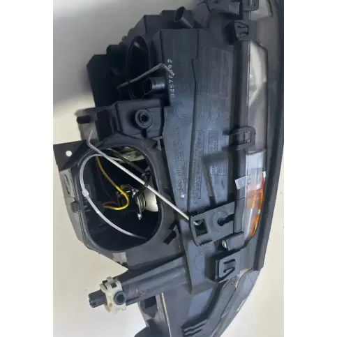 63126920588 фара передня BMW 3 E46 2004