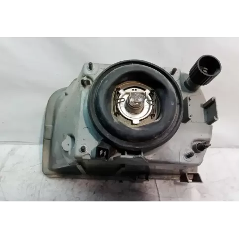 7701030638 фара передня Renault Super R5 1984