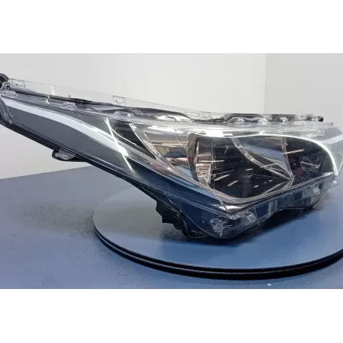 81110-02L50-00 фара передня Opel Corsa C 2004