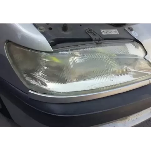 89001997 фара передняя Peugeot 306 1994
