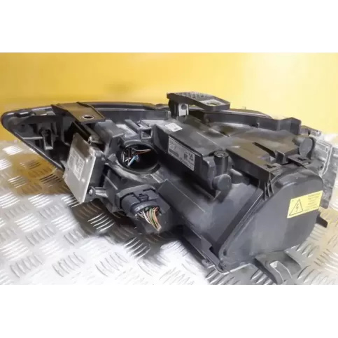 8U0941004D фара передняя Audi Q3 8U 2012