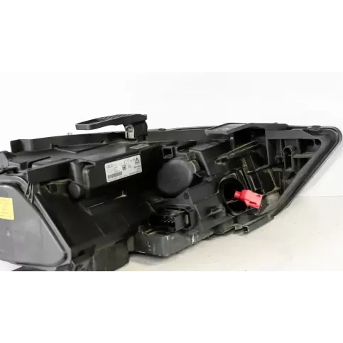 8U0941029B фара передняя Audi Q3 8U 2012
