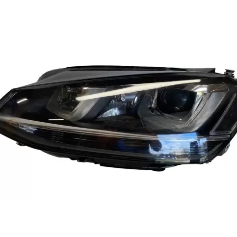 90024309 фара передняя Volkswagen Golf VII 2015
