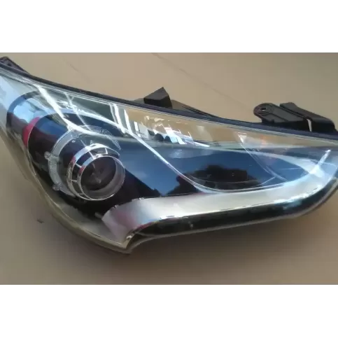 921022V030 фара передняя Hyundai Genesis 2010