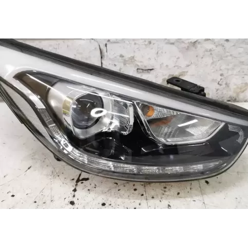 921022YXXX фара передняя Hyundai ix35 2015