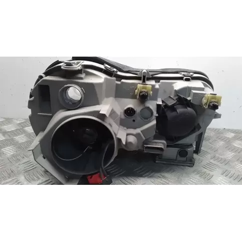 A2158200561 фара передняя Mercedes-Benz CL C215 2005