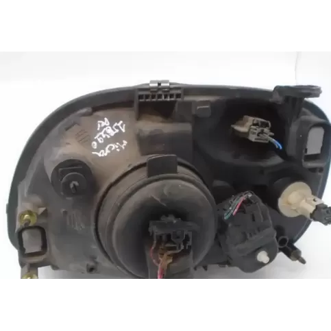 B60106F600 фара передняя Nissan Micra 1992