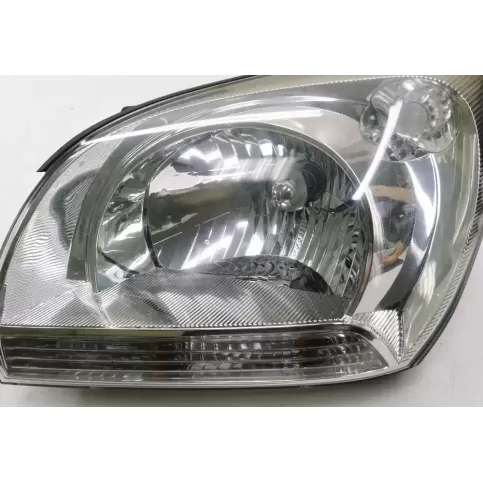 E131751337 фара передняя KIA Sportage 2007