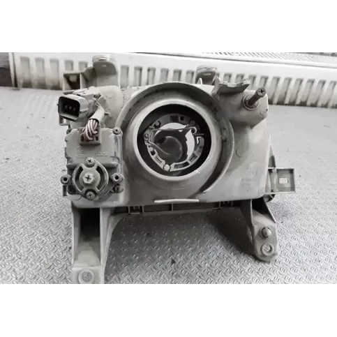 E1320022399 фара передняя Daihatsu Charade 1995