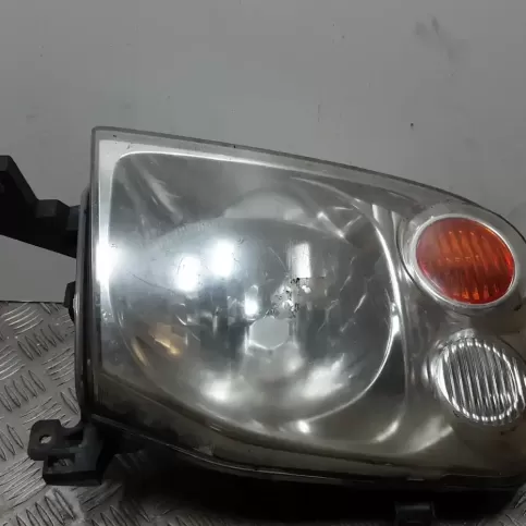E1817577B4 фара передняя Nissan Navara D40 2004