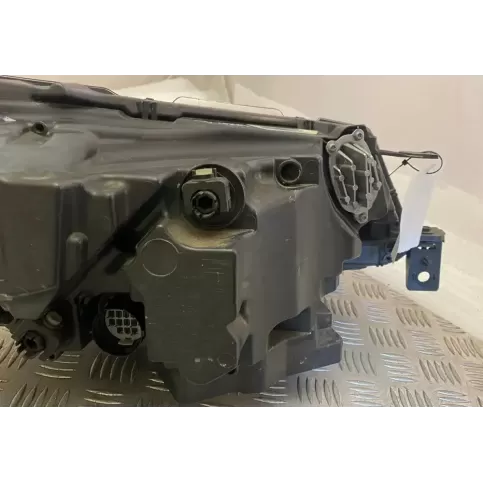 HY3213W030DD фара передняя Land Rover Discovery 5 2020
