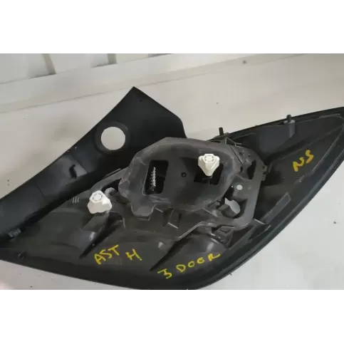 008748010519 фара задняя Opel Astra H 2006
