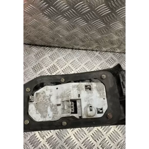 0436872L фара задняя Mazda 323 1985