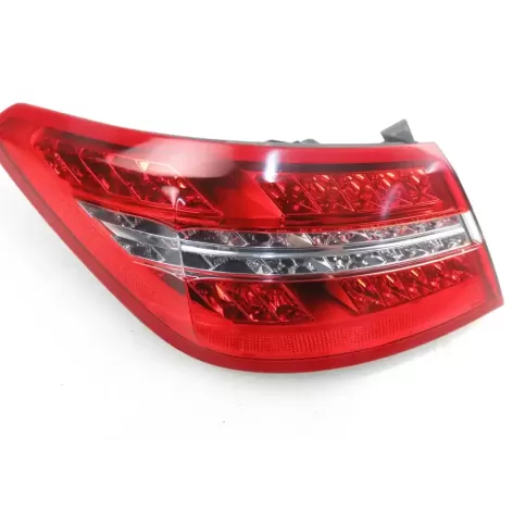 2079060158 фара задняя Mercedes-Benz E C207 W207 2010