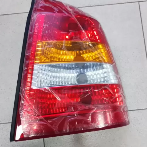 714028771801 фара задня Opel Astra G 2000