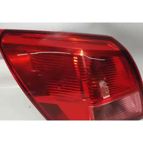 8907161 фара задняя Nissan Qashqai 2007