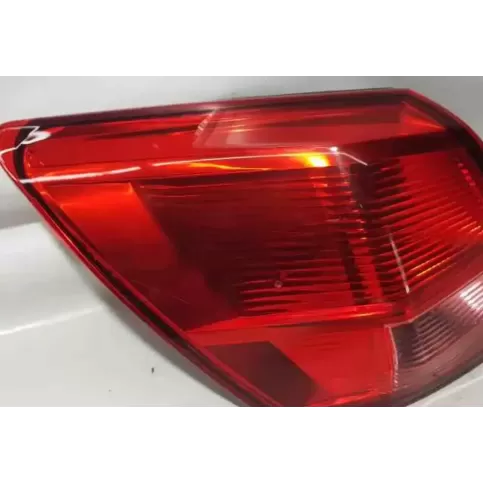 8907161 фара задняя Nissan Qashqai 2007