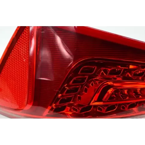 8R0945094B фара задня Audi Q5 SQ5 2010