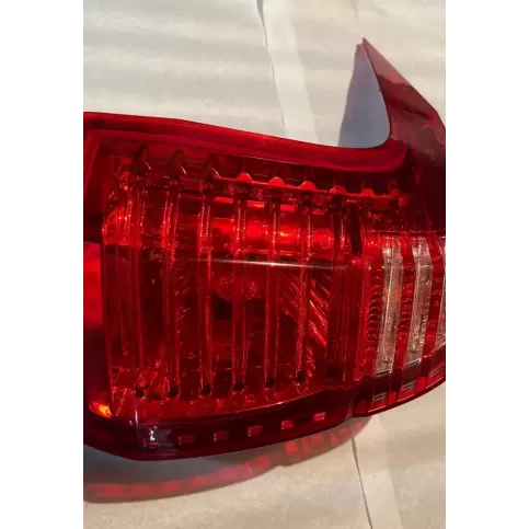 9672666680 фара задняя Peugeot 5008 2011