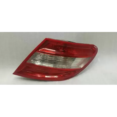 A2049068402 фара задняя Mercedes-Benz C W204 2009