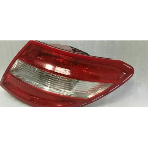 A2049068402 фара задняя Mercedes-Benz C W204 2009
